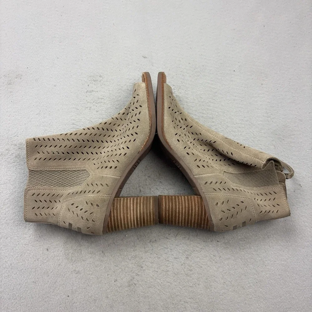 TOMS Boots Womens Size 9.5 Beige Suede Peep Toe Perforated Ankle Zip Block Heel